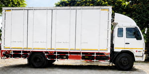 NISSAN UD PKB 216แรงม้า รถบรรทุก 6ล้อ ตู้แห้ง ปี2004 เลขไมล์ 519,000 กม. NISSAN UD PKB 216แรงม้า รถบรรทุก 6ล้อ ตู้แห้ง ปี2004 เลขไมล์ 519,000 กม.