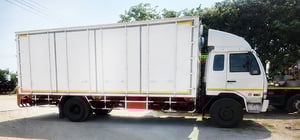 NISSAN UD PKB 216แรงม้า รถบรรทุก 6ล้อ ตู้แห้ง ปี2004 เลขไมล์ 519,000 กม.