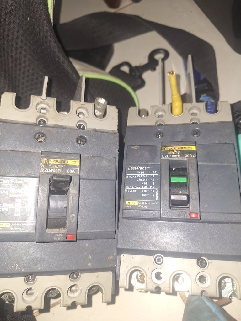 เบรกเกอร์