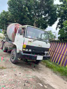 HINO ZM3032-12717 260แรงม้า รถบรรทุก 10ล้อ โม่ผสมปูน ปี1994 เลขไมล์น้อยกว่า 800,000 กม.