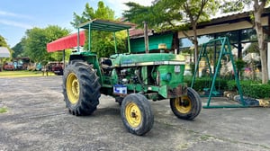 รถแทร็กเตอร์จอห์นเดียร์ รถแทร็กเตอร์จอห์นเดียร์