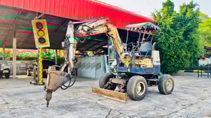 แม็คโครล้อยาง จากญี่ปุ่น HANIX S&B 15W ขนาด 3.2 ตัน พร้อมหัวเจาะ ขับเคลื่อน4ล้อ แม็คโครล้อยาง จากญี่ปุ่น HANIX S&B 15W ขนาด 3.2 ตัน พร้อมหัวเจาะ ขับเคลื่อน4ล้อ