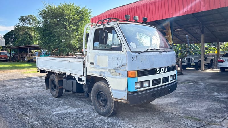 อีซูซุ NKR สี่ล้อกลาง กระบะบรรทุก 85,000 คุ้มกว่านี้ไม่มีอีกแล้ว อีซูซุ NKR สี่ล้อกลาง กระบะบรรทุก 85,000 คุ้มกว่านี้ไม่มีอีกแล้ว