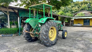 รถแทร็กเตอร์จอห์นเดียร์ รถแทร็กเตอร์จอห์นเดียร์