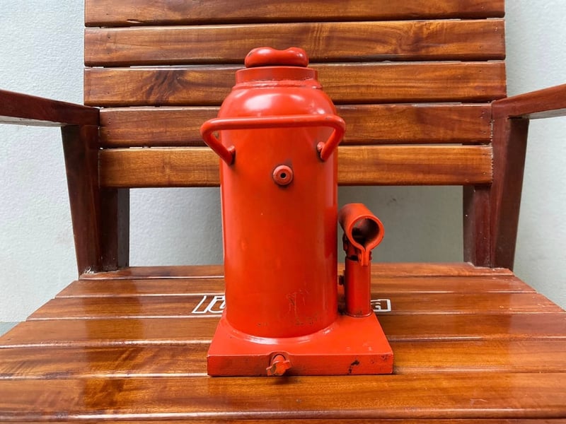 แม่แรงโยก เก่าญี่ปุ่น ขนาด 15 ตัน แม่แรงโยก เก่าญี่ปุ่น ขนาด 15 ตัน