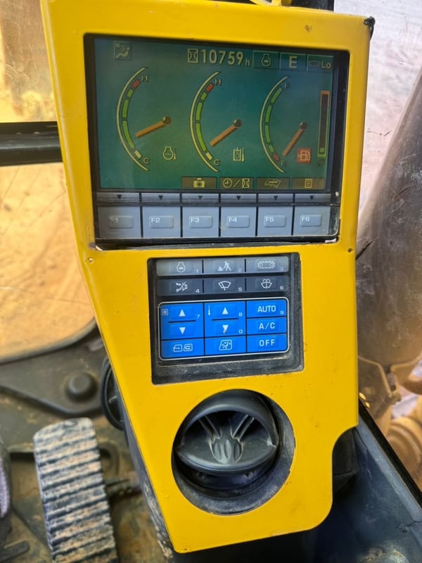 ขายรถแบคโฮ PC130-8 ทำงาน 10,000ชั่วโมง เล่ม เน้นโทร 099-4982892