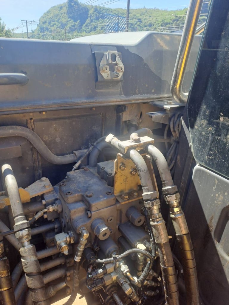 ขายดาวน์รถแบคโฮ SH130-6 ทำงาน 4,500ชั่วโมง เน้นโทร 099-4982892 ขายดาวน์รถแบคโฮ SH130-6 ทำงาน 4,500ชั่วโมง เน้นโทร 099-4982892