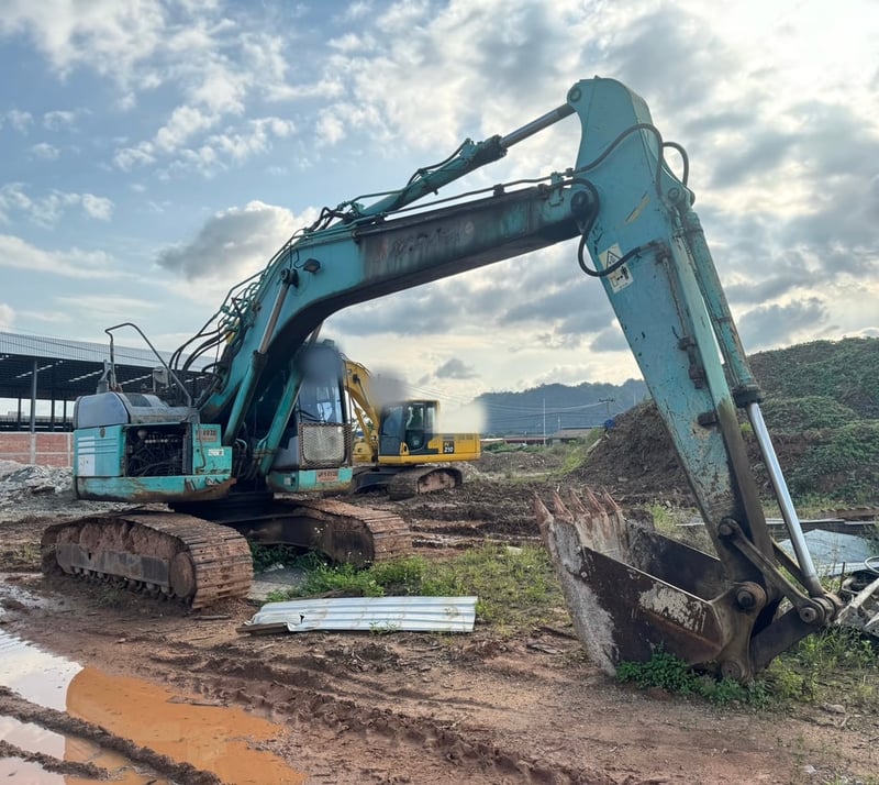 ขายรถแบคโฮ PC228US-3EO เดิมๆเล่มทะเบียน เน้นโทร 099-4982892