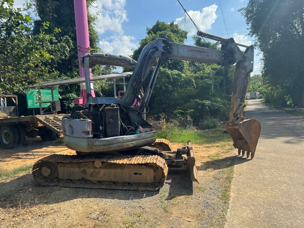 ขายรถแบคโฮ PC 50UU-2 พร้อมใช้งาน เน้นโทร 099-4982892