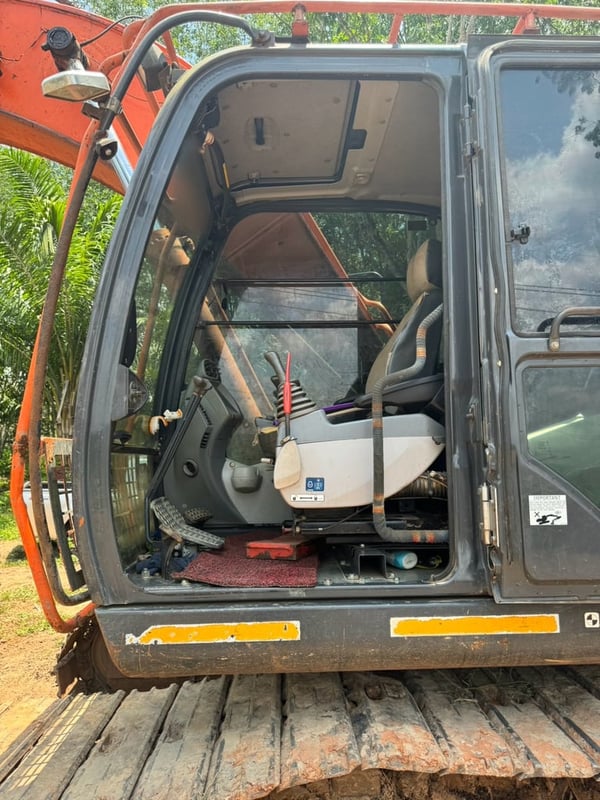ขายรถแบคโฮ ZX200-5G 15,000ชั่วโมง เดิมๆเน้นโทร 099-4982892