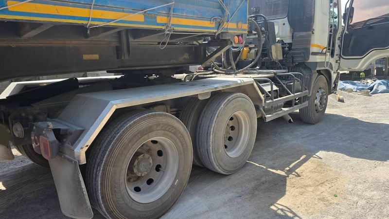 ขายรถ10ล้อหัวลาก FUSO 380แรงม้าปี61 สวยๆเน้นโทร 099-4982892