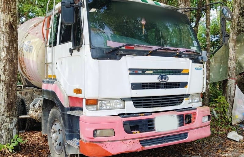 ขายรถ10ล้อโม่ปูน NISSAN 290แรงม้า พร้อมใช้ เน้นโทร 099-4982892