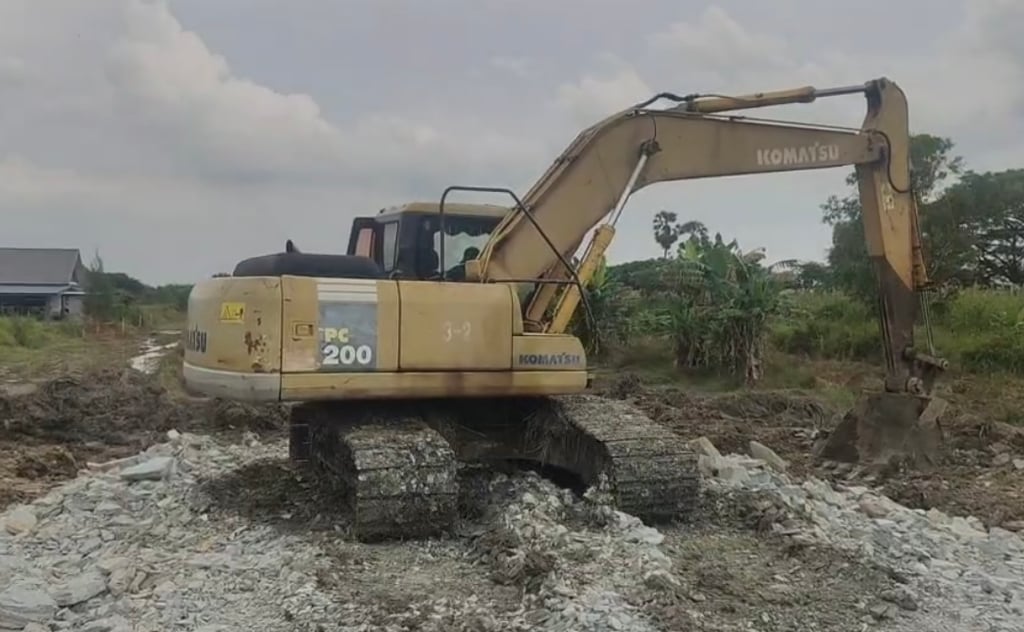 ขายรถแบคโฮ PC200-7A 25,000ชั่วโมง เดิมๆเล่ม เน้นโทร 099-4982892