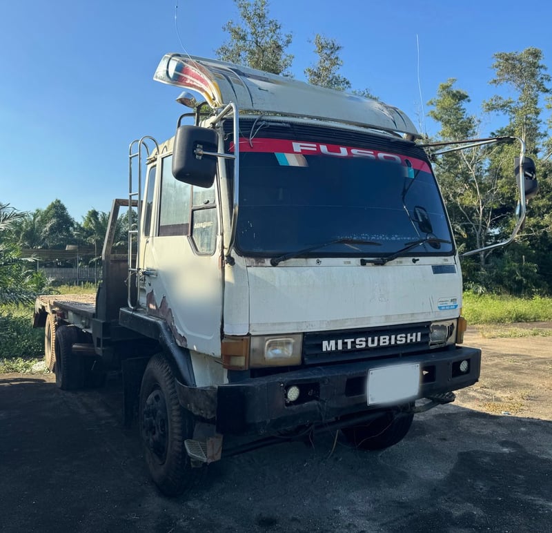 ขายรถ10ล้อท้ายลาด FN527MA 190แรงม้า เน้นโทร 099-4982892