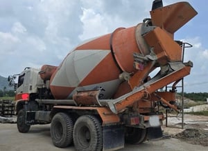 ขายรถ10ล้อโม่ปูน HINO 330แรงม้าปี54 เดิมๆเน้นโทร 099-4982892