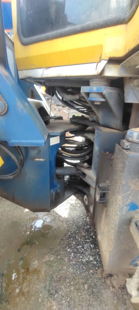 ขายรถตักล้อยาง KOBELCO LK302A เดิมๆ เล่ม พร้อมใช้ เน้นโทร 099-4982892 ขายรถตักล้อยาง KOBELCO LK302A เดิมๆ เล่ม พร้อมใช้ เน้นโทร 099-4982892