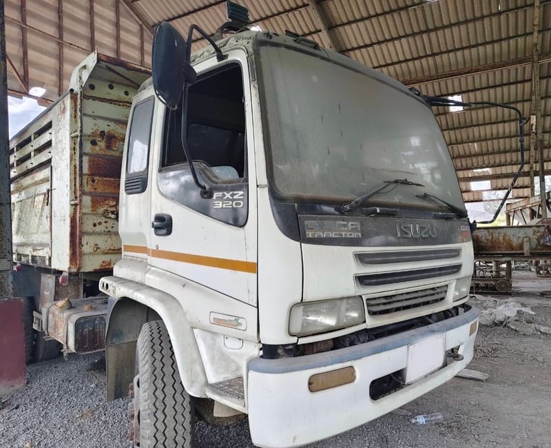 ขายรถ10ล้อดั้ม ISUZU 320แรงม้าปี49 เน้นโทร 099-4982892