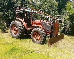 ขายรถไถ M8540 เล่มทะเบียน พร้อมใช้ เน้นโทร 099-4982892