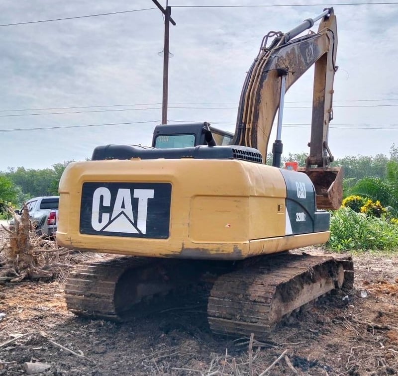 ขายรถแบคโฮ 320D2 19,000ชั่วโมง เดิมๆเน้นโทร 099-4982892