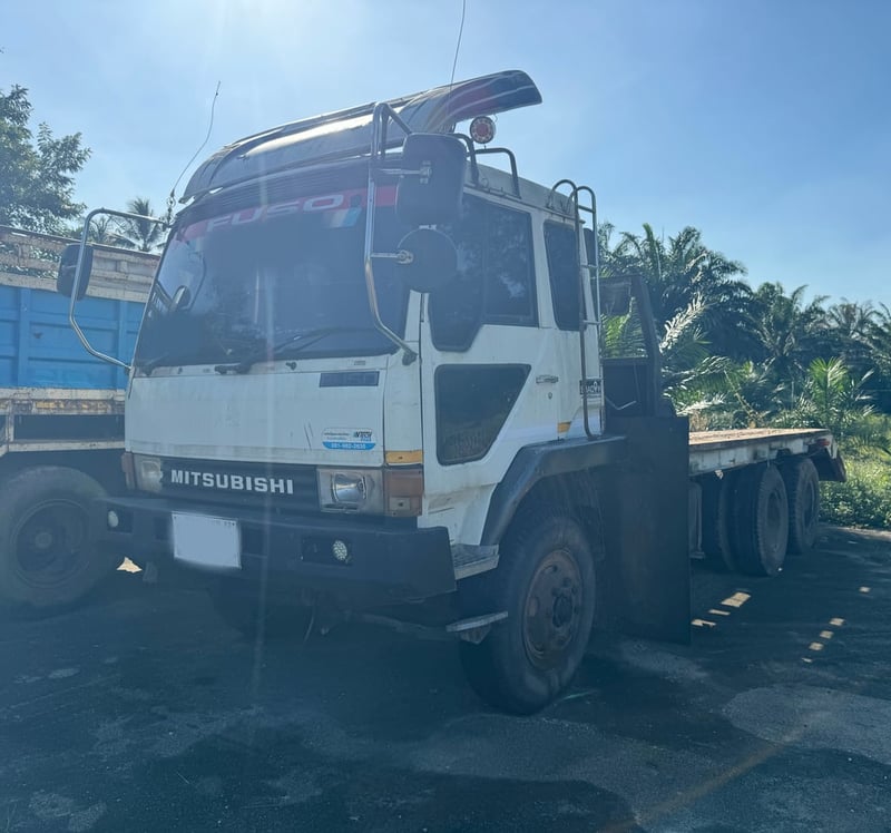 ขายรถ10ล้อท้ายลาด FN527MA 190แรงม้า เน้นโทร 099-4982892