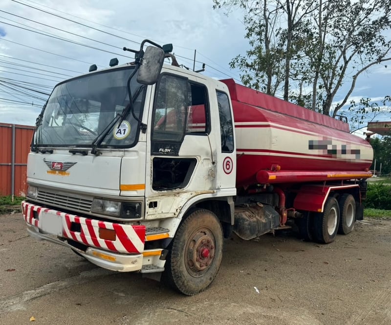 ขายรถ10ล้อน้ำเพลาเดียว HINO 195 แรงม้า เน้นโทร 099-4982892 ขายรถ10ล้อน้ำเพลาเดียว HINO 195 แรงม้า เน้นโทร 099-4982892