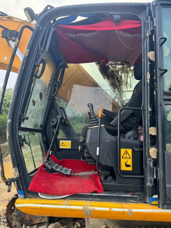 ขายรถแบคโฮ JCB JS200SC 7,500ชั่วโมง เดิมๆเล่ม เน้นโทร 099-4982892