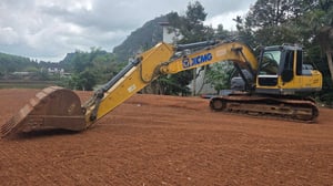 ขายรถแบคโฮ XE215C ทำงาน 8,100ชั่วโมง เดิมๆเน้นโทร 099-4982892