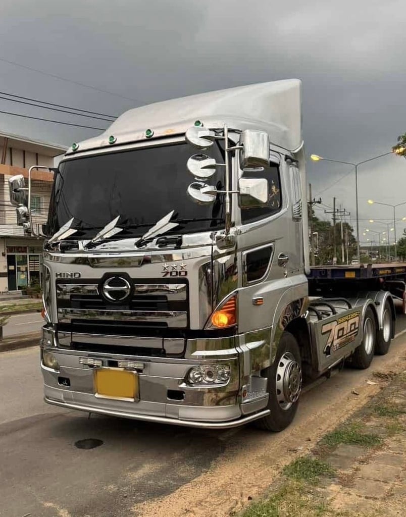 ขายดาวน์รถ10ล้อหัวลาก HINO S700 414แรงม้า สวยๆเน้นโทร 099-4982892 ขายดาวน์รถ10ล้อหัวลาก HINO S700 414แรงม้า สวยๆเน้นโทร 099-4982892