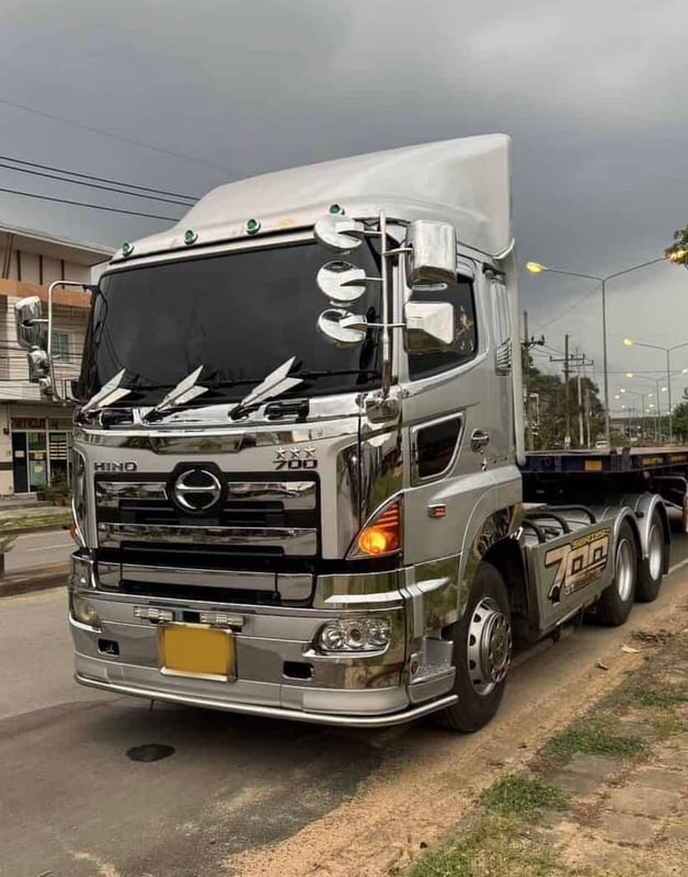 ขายดาวน์รถ10ล้อหัวลาก HINO S700 414แรงม้า สวยๆเน้นโทร 099-4982892