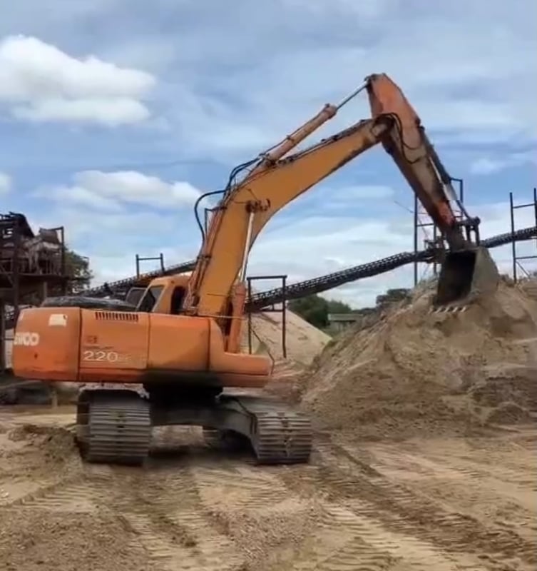 ขายแบคโฮ SL220LC-V พร้อมใช้งาน เน้นโทร 099-4982892 ขายแบคโฮ SL220LC-V พร้อมใช้งาน เน้นโทร 099-4982892