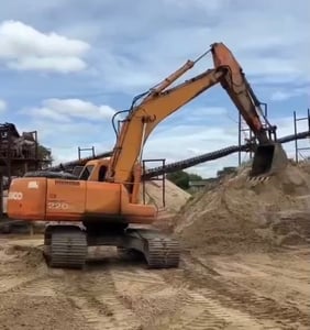 ขายแบคโฮ SL220LC-V พร้อมใช้งาน เน้นโทร 099-4982892 ขายแบคโฮ SL220LC-V พร้อมใช้งาน เน้นโทร 099-4982892