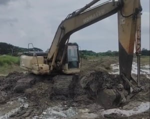 ขายรถแบคโฮ PC200-7A 25,000ชั่วโมง เดิมๆเล่ม เน้นโทร 099-4982892 ขายรถแบคโฮ PC200-7A 25,000ชั่วโมง เดิมๆเล่ม เน้นโทร 099-4982892