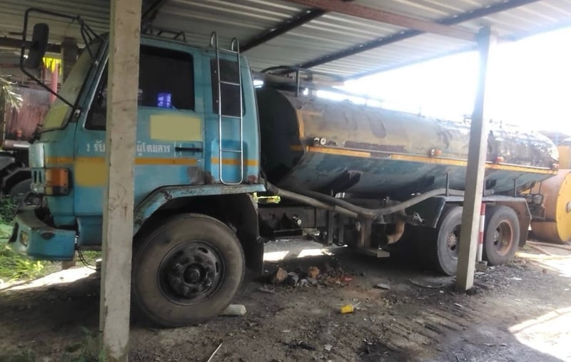 ขายรถ10ล้อบรรทุกน้ำ ISUZU 145 แรงม้า ตามสภาพ เน้นโทร 099-4982892