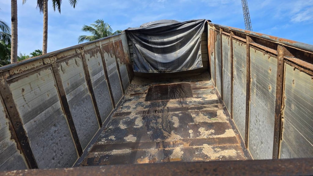 ขายรถพ่วง22ล้อดั้ม ISUZU 360กับหางPJ1 เดิมๆเน้นโทร 099-4982892 ขายรถพ่วง22ล้อดั้ม ISUZU 360กับหางPJ1 เดิมๆเน้นโทร 099-4982892