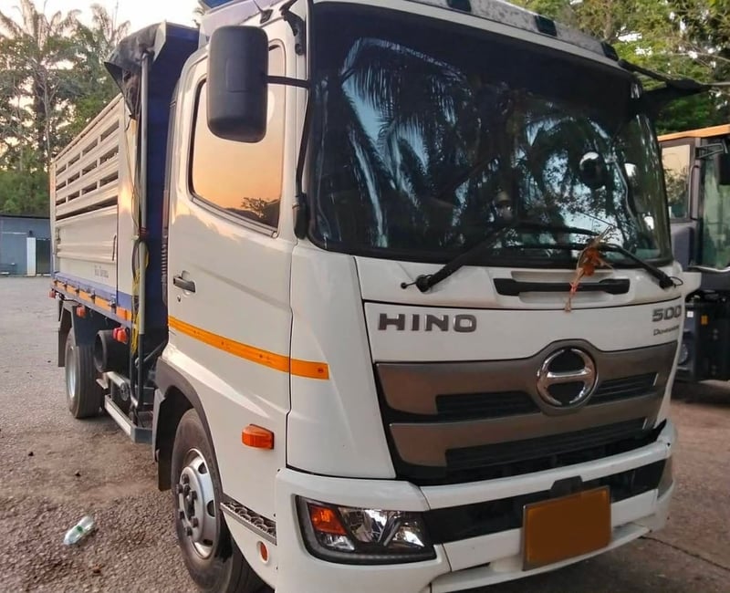 ขายรถ6ล้อดั้ม HINO 175แรงม้าปี65 วิ่ง 170,000กิโล สวยๆเน้นโทร 099-4982892