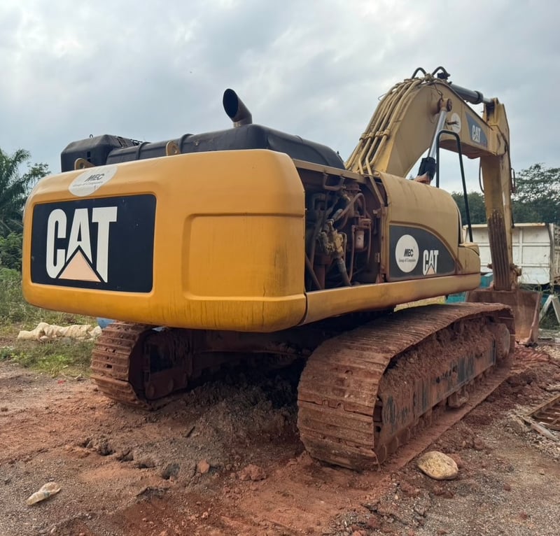 ขายรถแบคโฮ CAT 330D พร้อมใช้งาน เน้นโทร 099-4982892