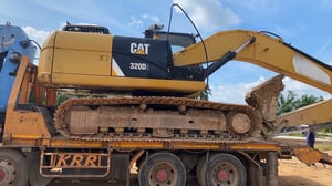 ชายรถแบคโฮ 320D2 1,200ชั่วโมง สวยๆเน้นโทร 099-4982892 ชายรถแบคโฮ 320D2 1,200ชั่วโมง สวยๆเน้นโทร 099-4982892