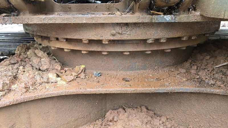 ขายแบคโฮ EC200D ทำงาน 18,000ชั่วโมง เล่ม เน้นโทร 099-4982892