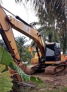 ขายรถแบคโฮ 320D2 12,800ชั่วโมง เล่ม เน้นโทร 099-4982892 ขายรถแบคโฮ 320D2 12,800ชั่วโมง เล่ม เน้นโทร 099-4982892