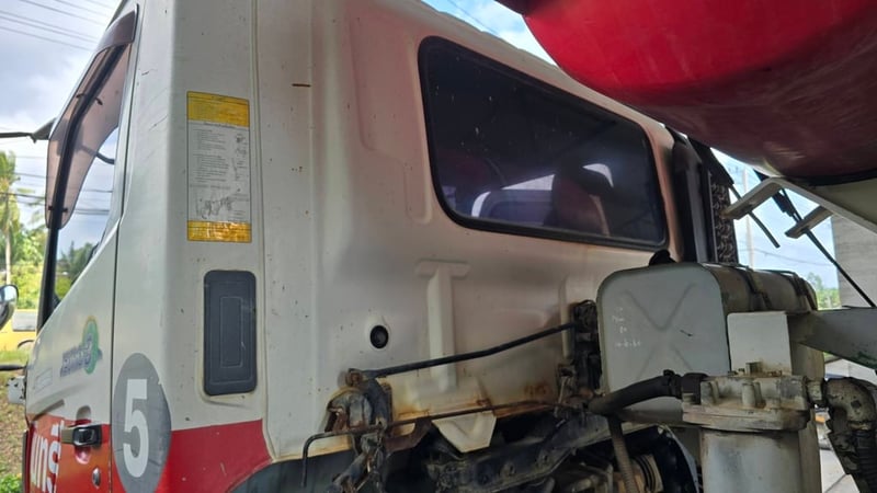 ขายรถ6ล้อโม่ปูน HINO 175แรงม้าปี57 เดิมๆเน้นโทร 099-4982892