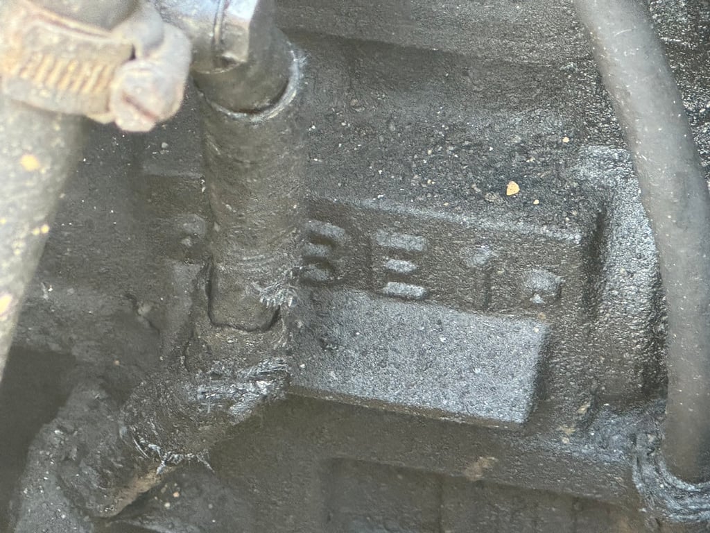 ขายรถ6ล้อท้ายลาดติดเครน 2ตันครึ่ง ISUZU 110 พร้อมใช้ เน้นโทร 099-4982892