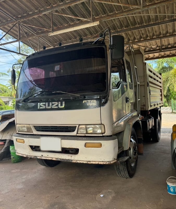 ขายรถ6ล้อดั้ม FTR33F 195แรงม้าปี41 เดิมๆเน้นโทร 099-4982892