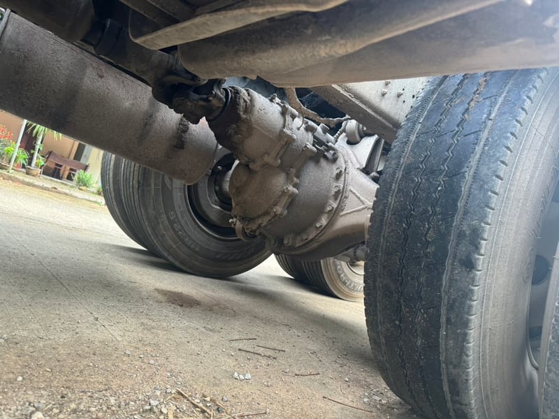 ขายรถ10ล้อหัวลาก MMFN528 ปี46 เดิมๆ เน้นโทร 099-4982892