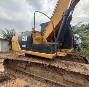 ขายแบคโฮ 318D2L ทำงาน 12,000ชั่วโมง ชุดจด เน้นโทร 099-4982892