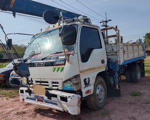 ขายรถ6ล้อดั้มติดเครน2ตันครึ่ง NPR 130แรงม้า เน้นโทร 099-4982892