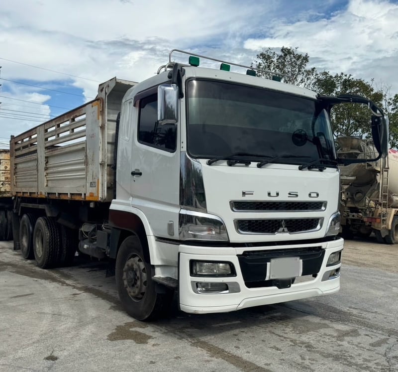 ขายรถ10ล้อดั้ม FUSO 380ปี58 มีลำโพง เน้นโทร 099-4982892