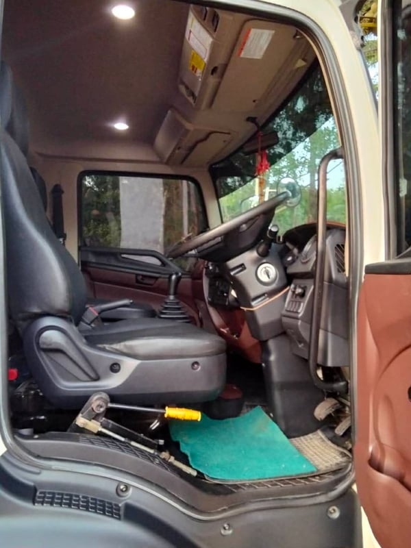 ขายรถ6ล้อดั้ม HINO 175แรงม้าปี65 วิ่ง 170,000กิโล สวยๆเน้นโทร 099-4982892