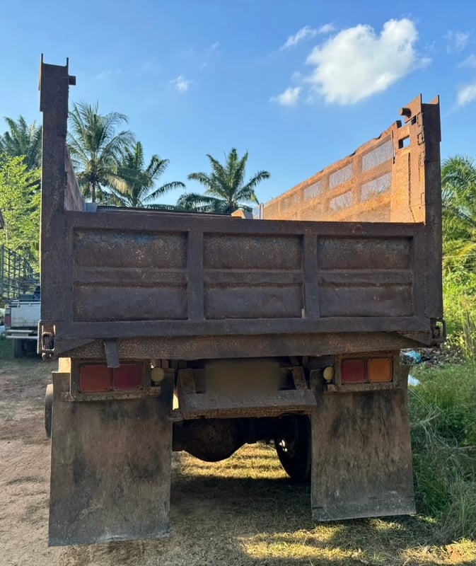 ขายรถ6ล้อดั้ม NPR57L เครื่อง 195แรงม้า พร้อมใช้เน้นโทร 099-4982892