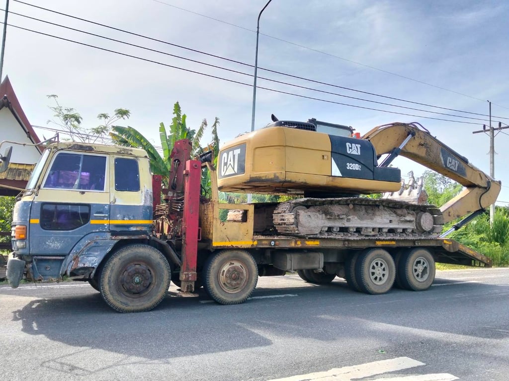ขายรถ10ล้อท้ายล้าดติดเครน 5ตัน HINO 260 เน้นโทร 099-4982892