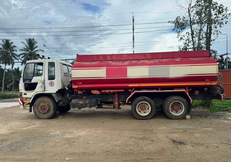 ขายรถ10ล้อน้ำเพลาเดียว HINO 195 แรงม้า เน้นโทร 099-4982892 ขายรถ10ล้อน้ำเพลาเดียว HINO 195 แรงม้า เน้นโทร 099-4982892